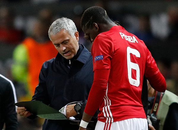Nguyên nhân nào khiến đế chế Man Utd lụi bại
