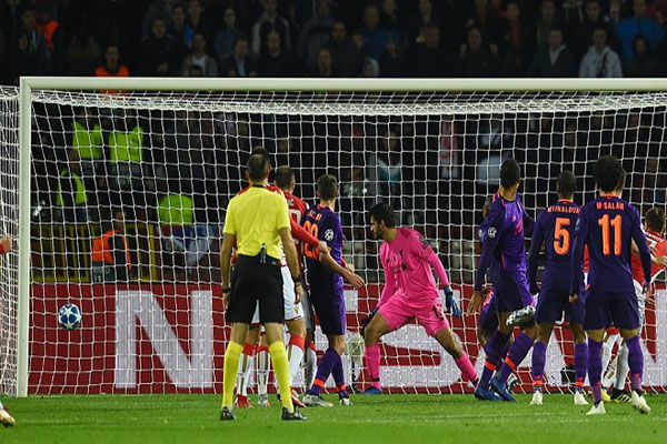 Barca vào vòng 1/8 cúp c1