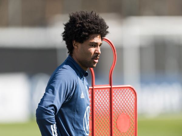 bong-da-anh-31-5-arsenal-nhan-cu-hich-khi-theo-duoi-gnabry