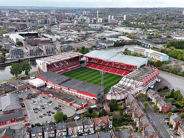 Sân vận động City Ground: Nơi ghi dấu lịch sử huy hoàng Sân vận động City Ground: Nơi ghi dấu lịch sử huy hoàng